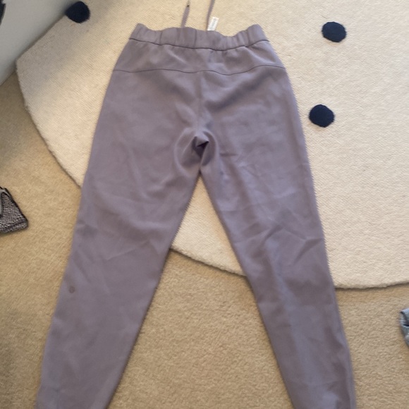 Lululemon womens on the move mid rise dance studio pants in size 4. - Picture 3 of 4